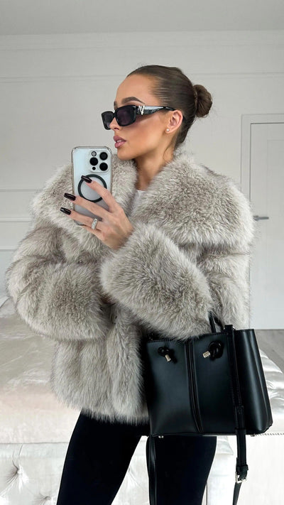 Alena | Elegancka kurtka futrzana
