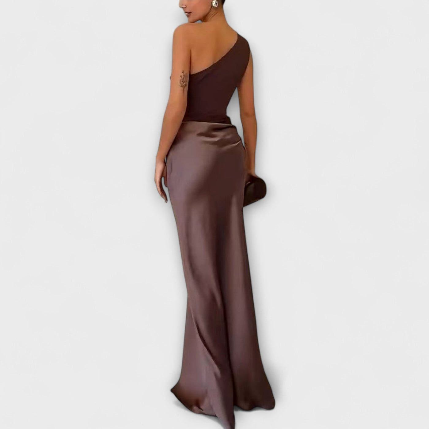Emilia | Elegancka sukienka maxi na jedno ramię z fałdami