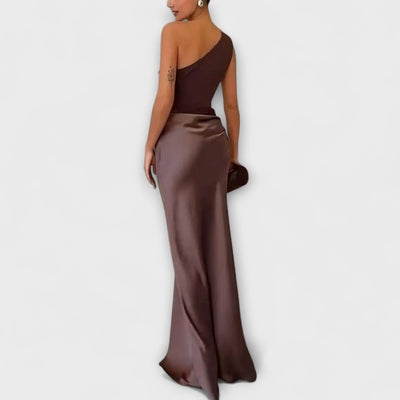 Emilia | Elegancka sukienka maxi na jedno ramię z fałdami