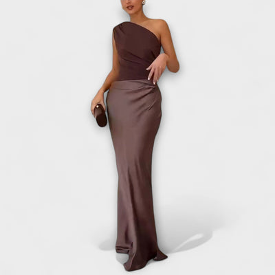 Emilia | Elegancka sukienka maxi na jedno ramię z fałdami