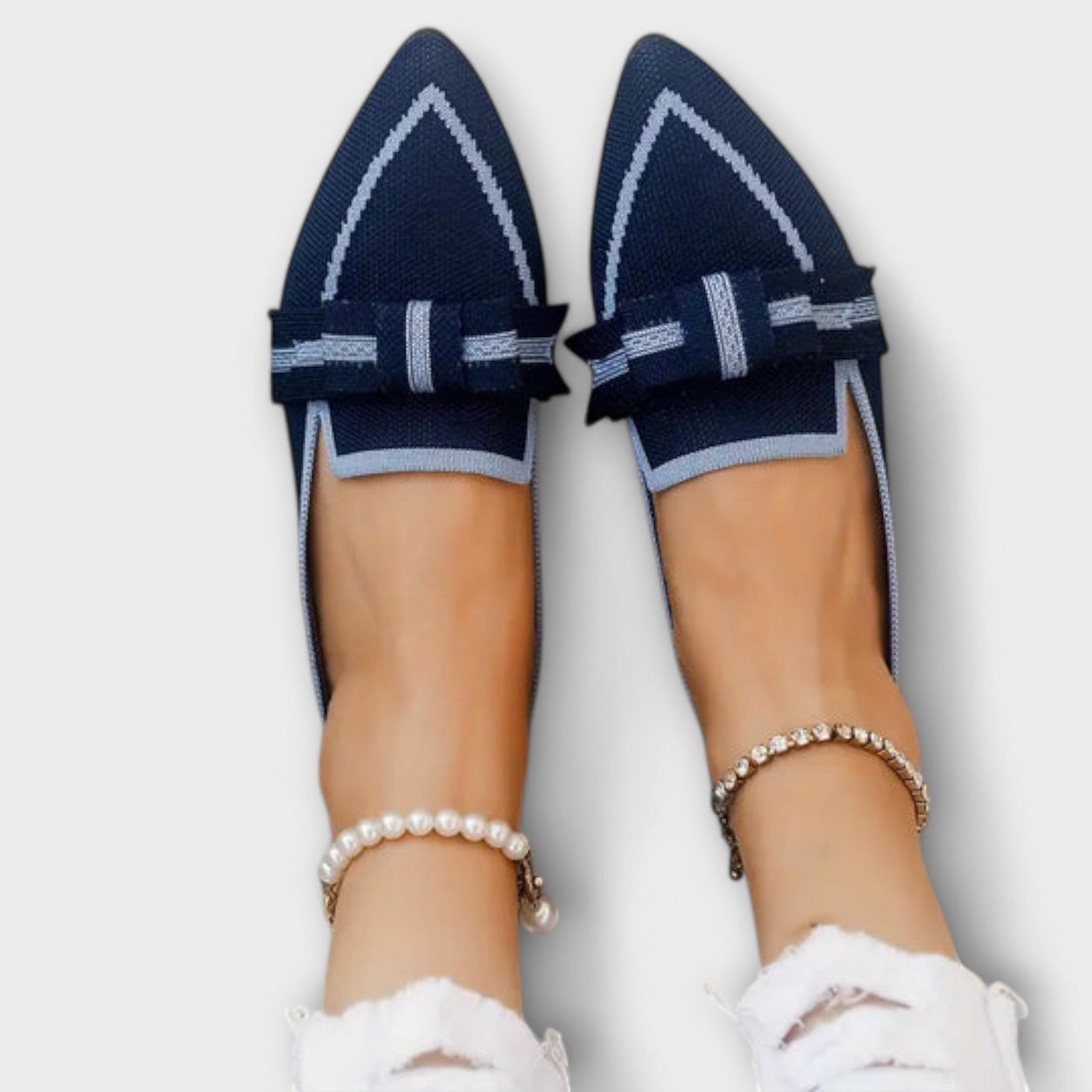 Płaskie damskie buty z wiązanym wzorem